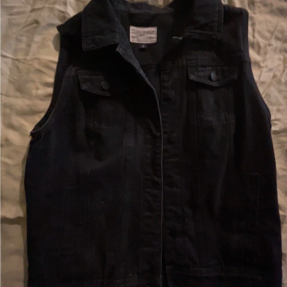 Universal Thread Black Sleeveless Denim Vest